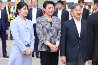 《天皇家ダイアリー》愛子さま、淡いピンクの帽子&ドレスにパールの小物を合わせた“上品ファッション”で美智子さまをお祝い