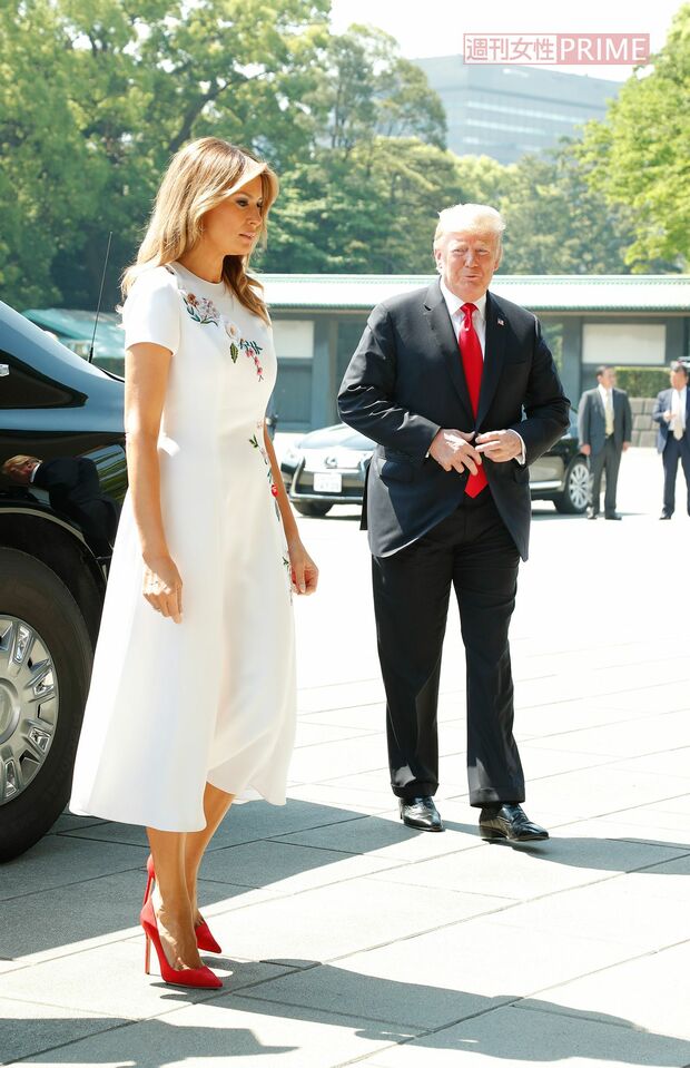 2019年に来日した際も、陛下と会う直前にはボタンを閉めていたトランプ氏