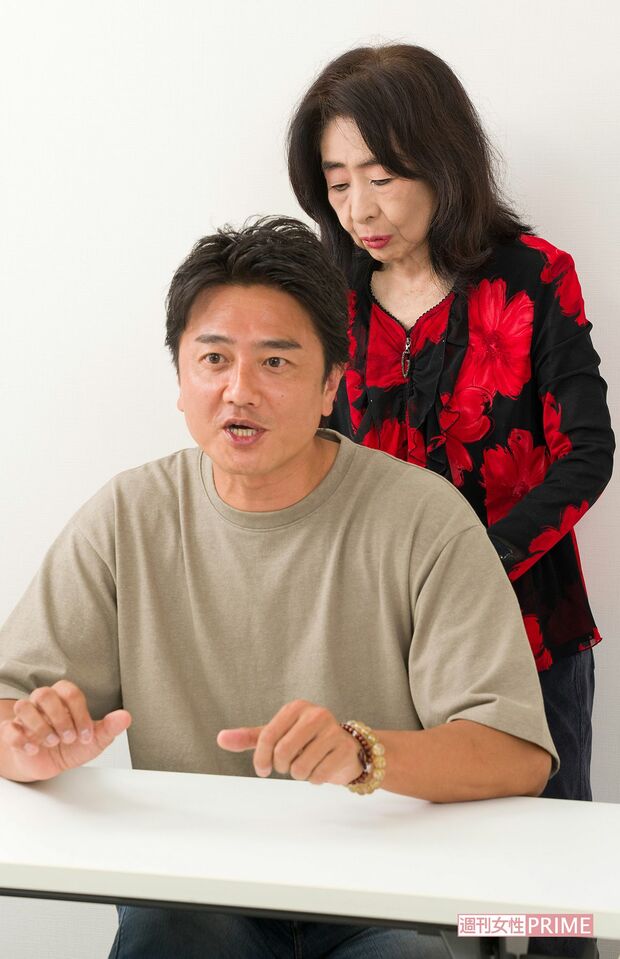 原田龍二と中村玉緒　撮影／伊藤和幸