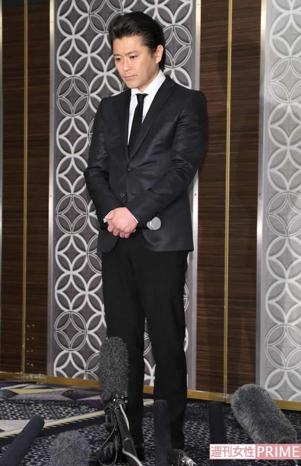 謝罪会見をする山口達也（'18年4月26日）