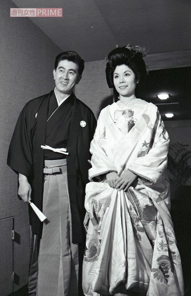 7年間の交際後、1961年に30歳で結婚した宇津井健さん。後に息子が誕生