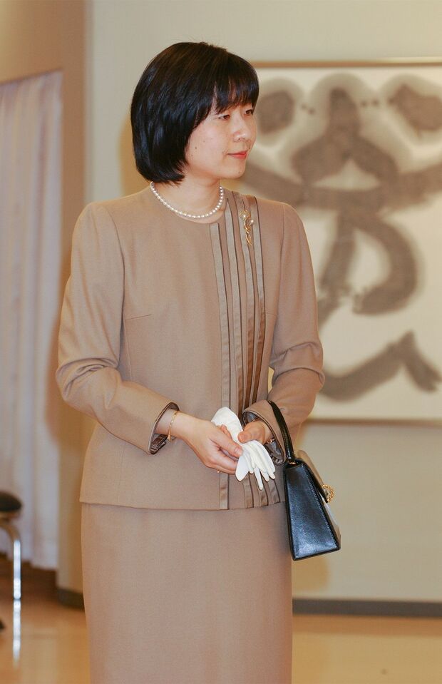 黒田清子さんは結婚を控えた'05年に『第36回現代女流書100人展』を訪れ、作品を鑑賞した