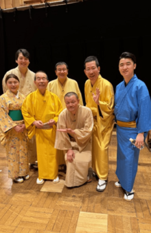 『笑点』最終収録日にお弟子さんたちと記念撮影