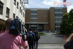 提訴に伴い、昌之くんら母子を追うテレビクルー。裁判の行方は全国で注目されている