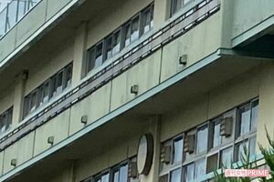 児童は恨みごとを言わず、「先生は悪くない」「先生は悪くない」と必死にかばうのだという