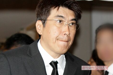 石橋貴明、下半身露出疑惑で批判噴出も「ずっと狙ってた」過去にセクハラで炎上したみちょぱとの“密着ショ…
