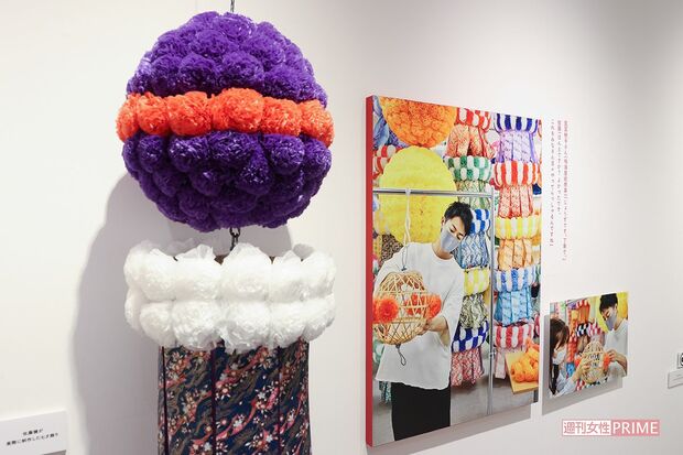 仙台七夕まつりを象徴する豪華な七夕飾り。佐藤が『鳴海屋紙商事』（仙台市）を訪れ、制作したものがこちら