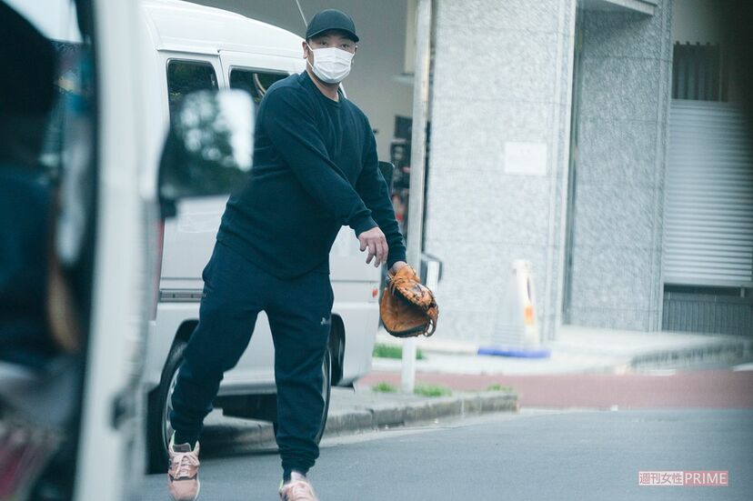 画像・写真】巨人・阿部慎之助、開幕延期で息子とキャッチボールの良き