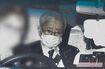 タクシーで東京地裁に到着した飯塚受刑者('20年10月8日)