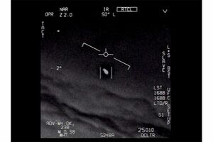 米国国防総省が公開した2015年撮影の動画の一部。