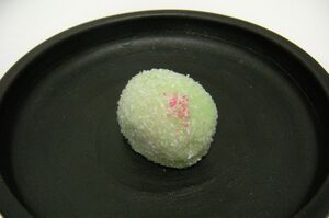 こぼれ萩 京菓子の菓銘には、和歌の一節や俳句の季語などからとった季節感を表す雅な名前が多い