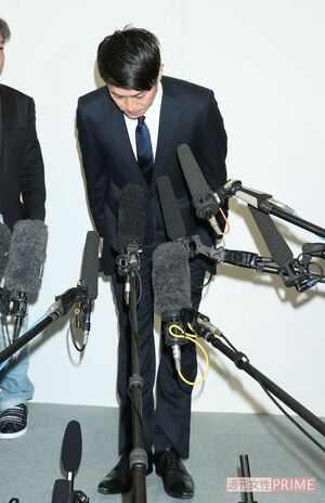 引退会見を開いた純烈・友井雄亮