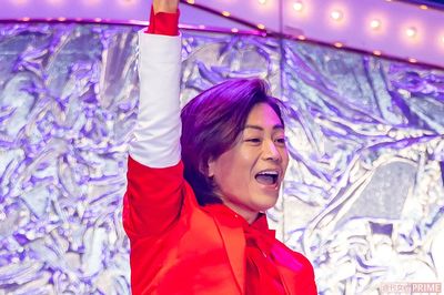 氷川きよし、赤と白のスーツで「“ひとり紅白歌合戦”みたいになってます(笑)」