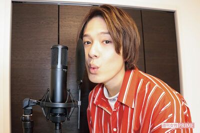 作詞後、デモ音源に仮歌を入れるときはこのマイクで。メンバーに披露するときは、いつもドキドキ