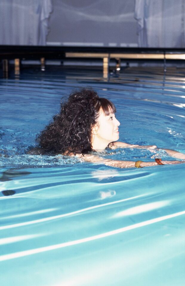 今は主に背泳ぎで泳ぐ。肩甲骨まわりを動かすため肩こり解消になり、五十肩も改善したとか