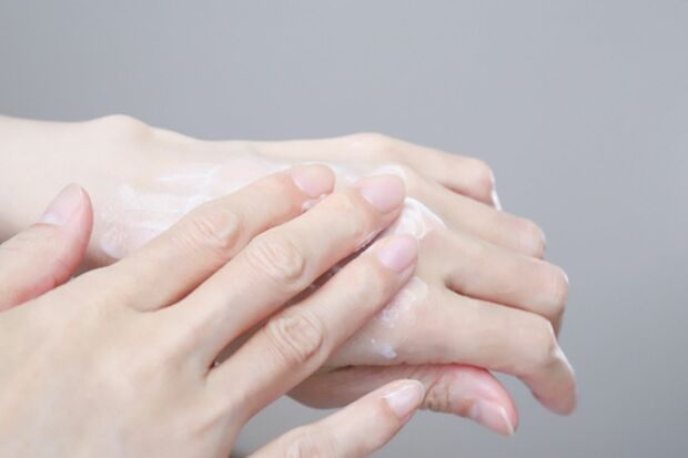 保湿剤はベタベタするほど厚めに塗るのが適量