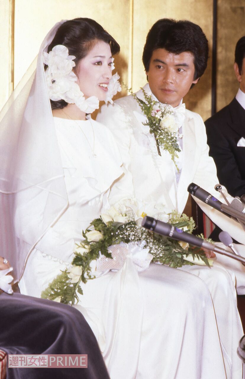 山口百恵 三浦友和、結婚披露宴マッチ - アイドルグッズ