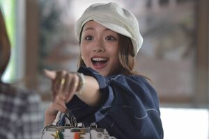 悦子を演じる石原さとみ。(c)日本テレビ