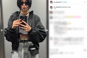 ヘソをチラ見せしているコーディネートを披露した柴咲コウ（本人のインスタグラムより）