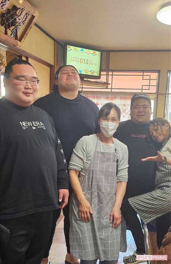 2024年1月、中華料理店『きらく』での撮影では変顔も披露した大の里