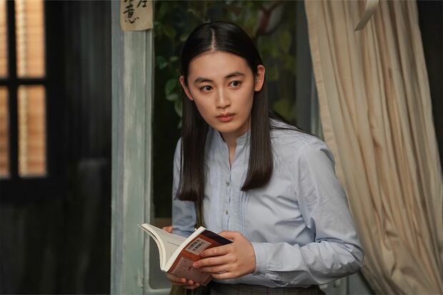 秋月史子（八木莉可子）