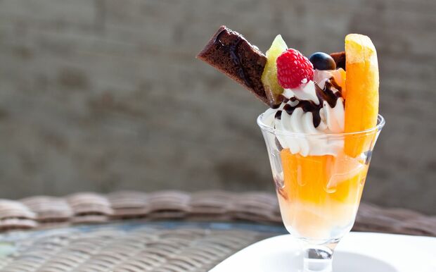 ストレスは自律神経を乱す大きな原因だがゼロにはならないもの。そこで大きなストレスを分割して、“たいしたことない”と自分に思い込ませる。「大きなストレスが姑なら、彼女をパフェにたとえてみて。トッピングのフルーツは彼女の苦手な部分。“嫌みは聞き流せば食べられるな”と受け入れられることを探していくのです」