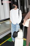 2024年5月22日、ドバイ発のエミレーツ便で羽田空港第3ターミナルに到着した佐久間大介