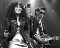 シーナさん家族葬を予定も、ファンの要望で告別式を開放