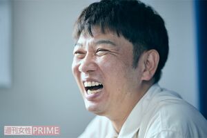 インタビュー中に笑顔を見せる木本。現場は終始、和やかな雰囲気に包まれ、記者へのサービス精神も旺盛だった