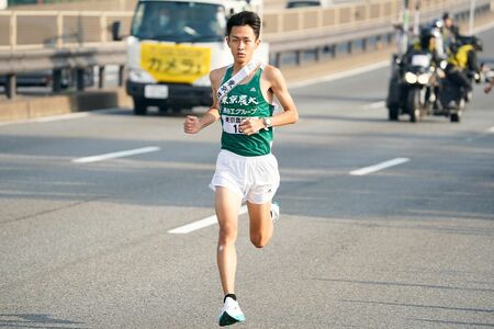 前田和摩選手●東京農業大1年・国際食料情報学部。予選会で日本人トップ。全日本2区でも3位ながら区間新　写真／アフロ