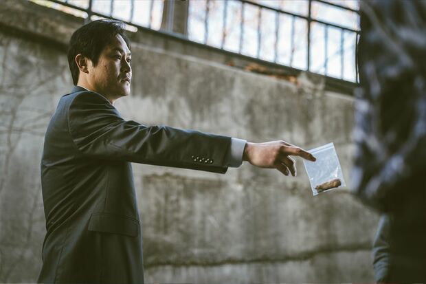 Netflixシリーズ『D.P.－脱走兵追跡官－』独占配信中