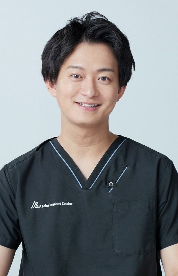 浅賀勝寛先生●歯学博士。浅賀歯科医院院長。日本口腔インプラント学会専門医。YouTubeの『Dr.勝YouTubeチャンネル』では、歯科に関するさまざまな情報を発信。登録者数8万人超え（2024年10月現在）。