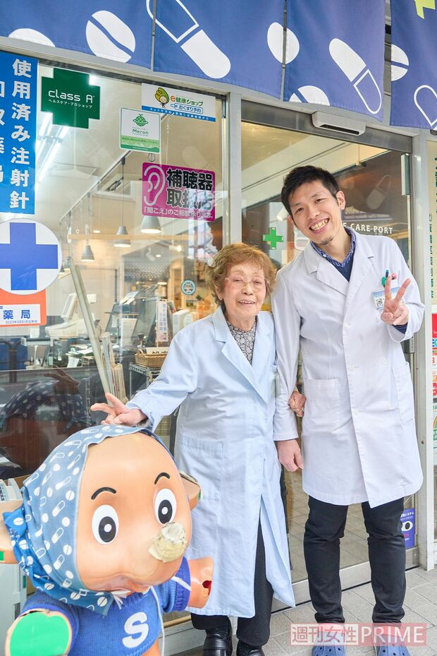 「康二郎は立派ですよ」と榮子さん。働く姿からも信頼関係が見えた　撮影／伊藤和幸