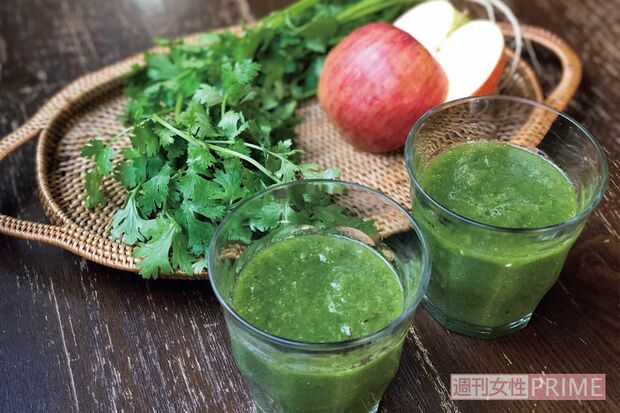 パクチーとアップルスムージー　レシピ・撮影／小早川さん