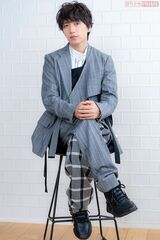 山崎育三郎　撮影／高梨俊浩