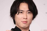 Snow Man・宮舘涼太が時代劇映画『黒牢城』出演で“ヒゲ武将”に変身、ファンが見つけた役作りの「伏線回収」
