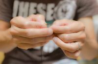 老眼を放置すべきではない理由「小学生もスマホ老眼に」「目の老化で物忘れが進む」