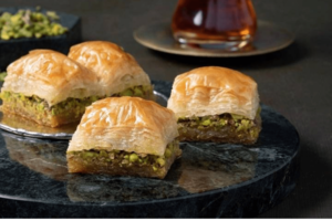 松屋銀座で販売の「バクラヴァ」（公式Instagramより）