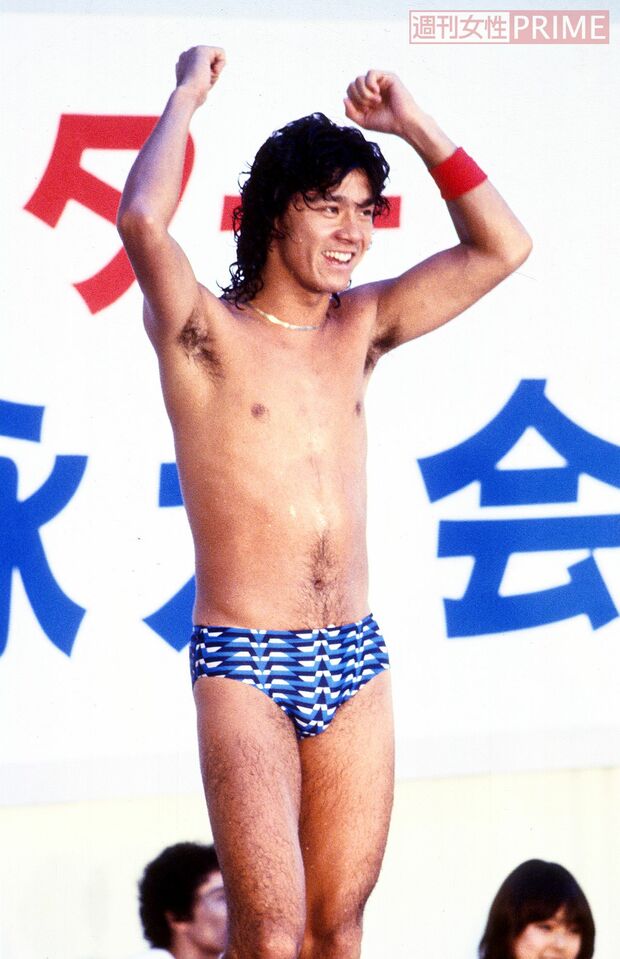西城秀樹さんといえば“ギャランドゥ”、水泳大会での1枚