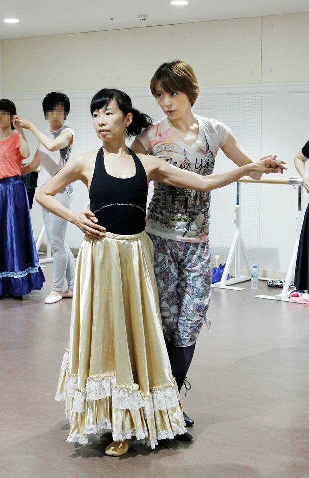 初嶺先生にエスコートされてダンス。宝塚ファンならずとも気分はアゲアゲに！