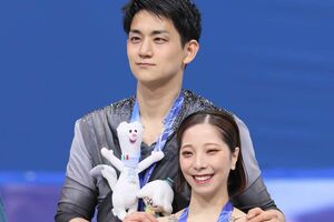 ミラノ・コルティナ五輪のフィギュアスケート・ペアで金メダルを獲得した「りくりゅう」こと三浦璃来と木原龍一 撮影/JMPA