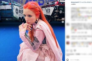 パワーアップしていく？仲里依紗のファッション（公式インスタグラムより）