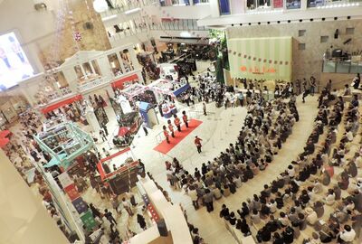 2017年に50回を迎えた英国フェア。ロンドンのバッキンガム宮殿をイメージした祝祭広場では連日、さまざまなイベントを開催