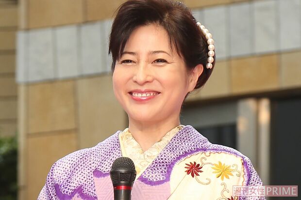岡江久美子さん（2013年、鳥羽市PRイベントにて）