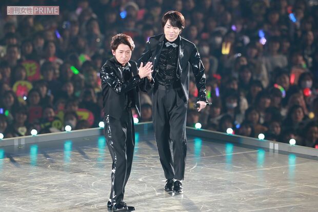 『カウコン2019-2020』に出演した嵐