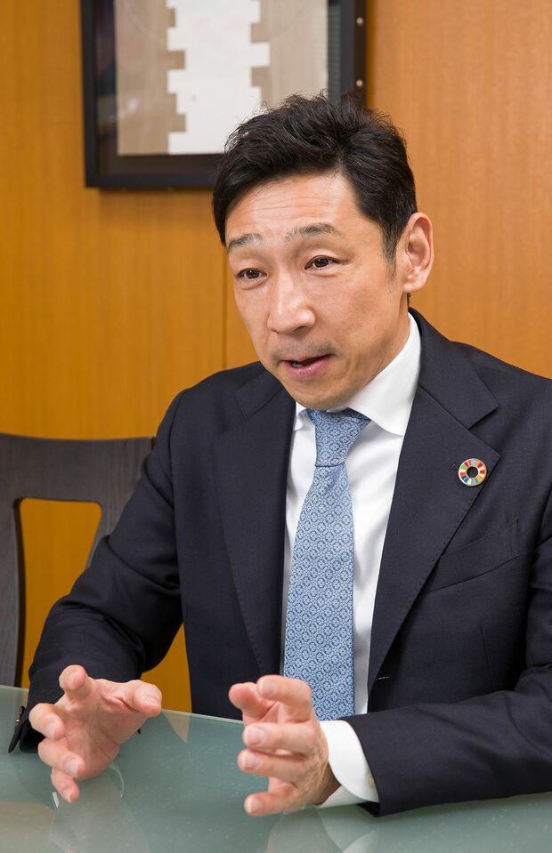 今でも研修など、常に学ぶ姿勢をもつ。「人は一生学ばないとダメですよ。社員にもそういう機会をできるだけ作りたい」と語る