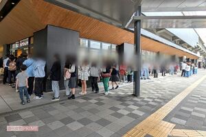 ミスタードーナツ「もっちゅりん」の販売時間には長蛇の列が 撮影/編集部