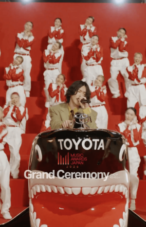 話題となっている米津玄師のパフォーマンス(MUSIC AWARDS JAPAN公式Xより)