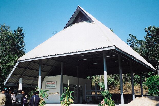 タイ第2の都市、ランパンにショーの収益金で建設されたゾウの病院「キノシタ・エレファント・ホスピタル」。最新の手術施設を備え、チェンマイ大学の獣医など10名が常駐する