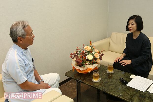 写真左から西川吉伸院長、加藤貴子